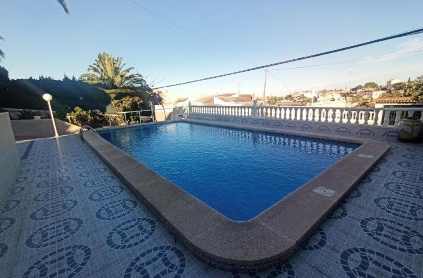 Resale - Villa - Torrevieja - Los balcones