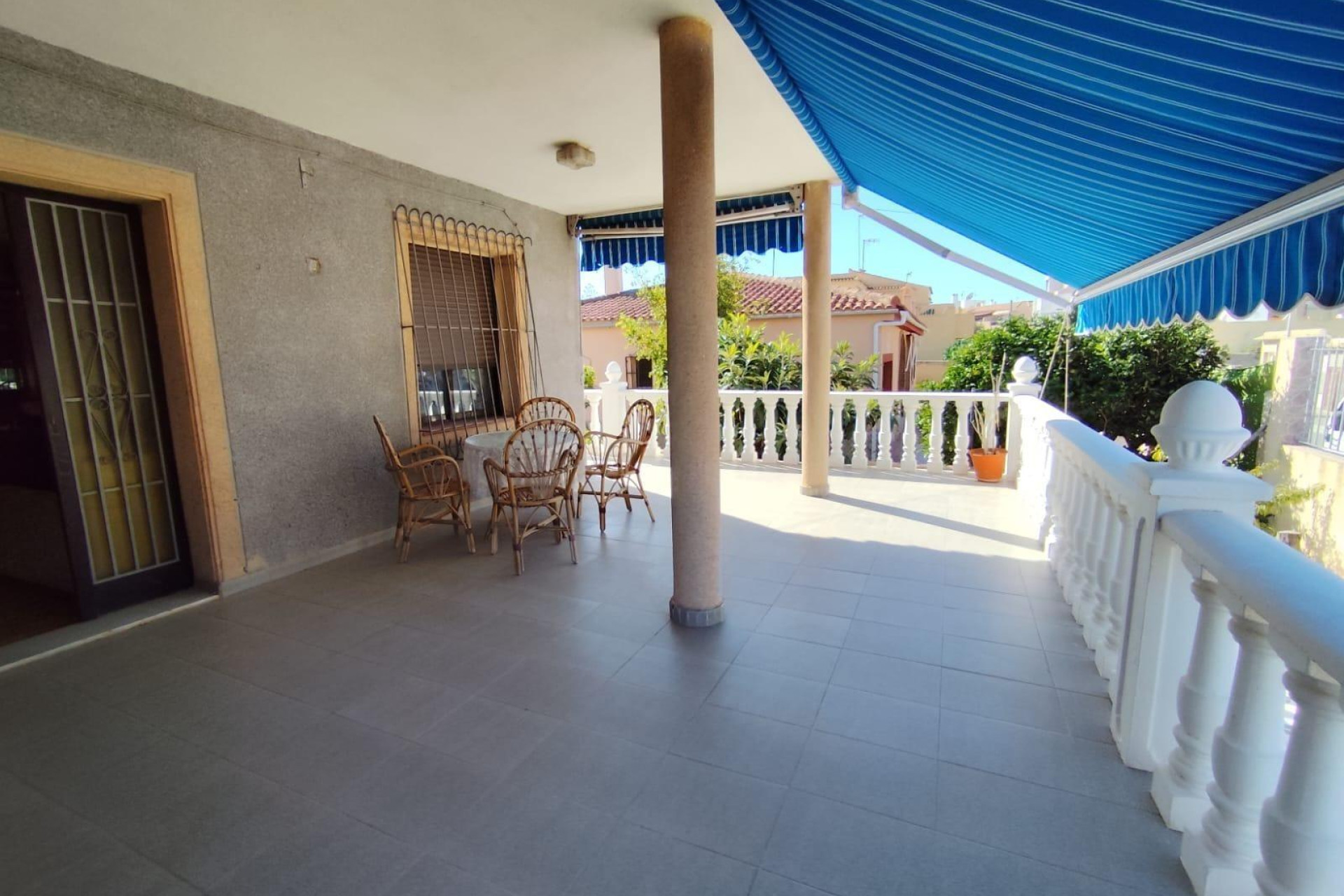 Resale - Villa - Torrevieja - Playa de los locos