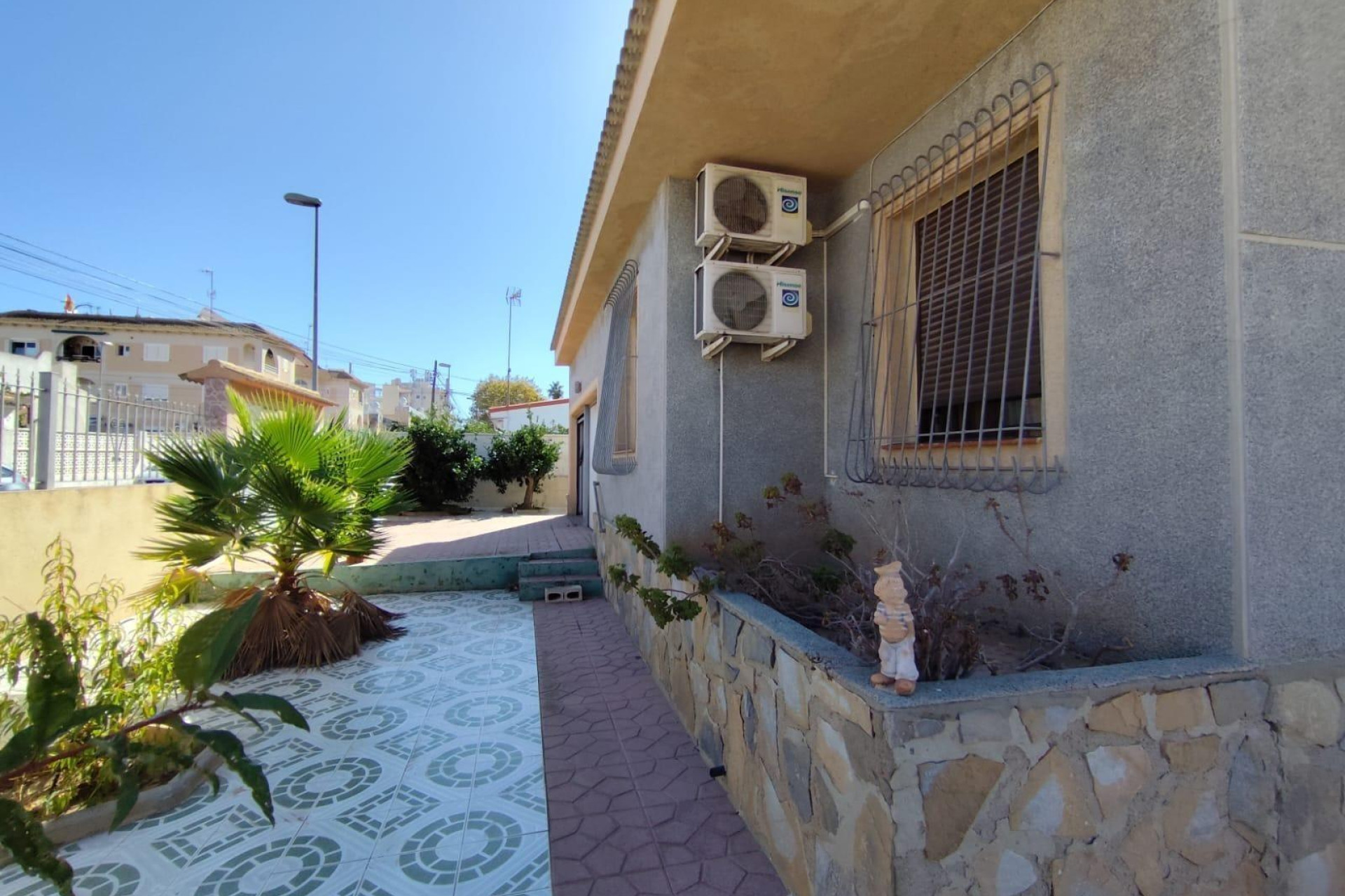 Resale - Villa - Torrevieja - Playa de los locos