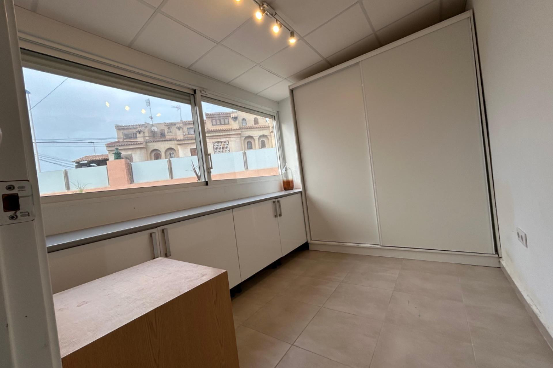 Resale - Villa - Torrevieja - Playa del cura