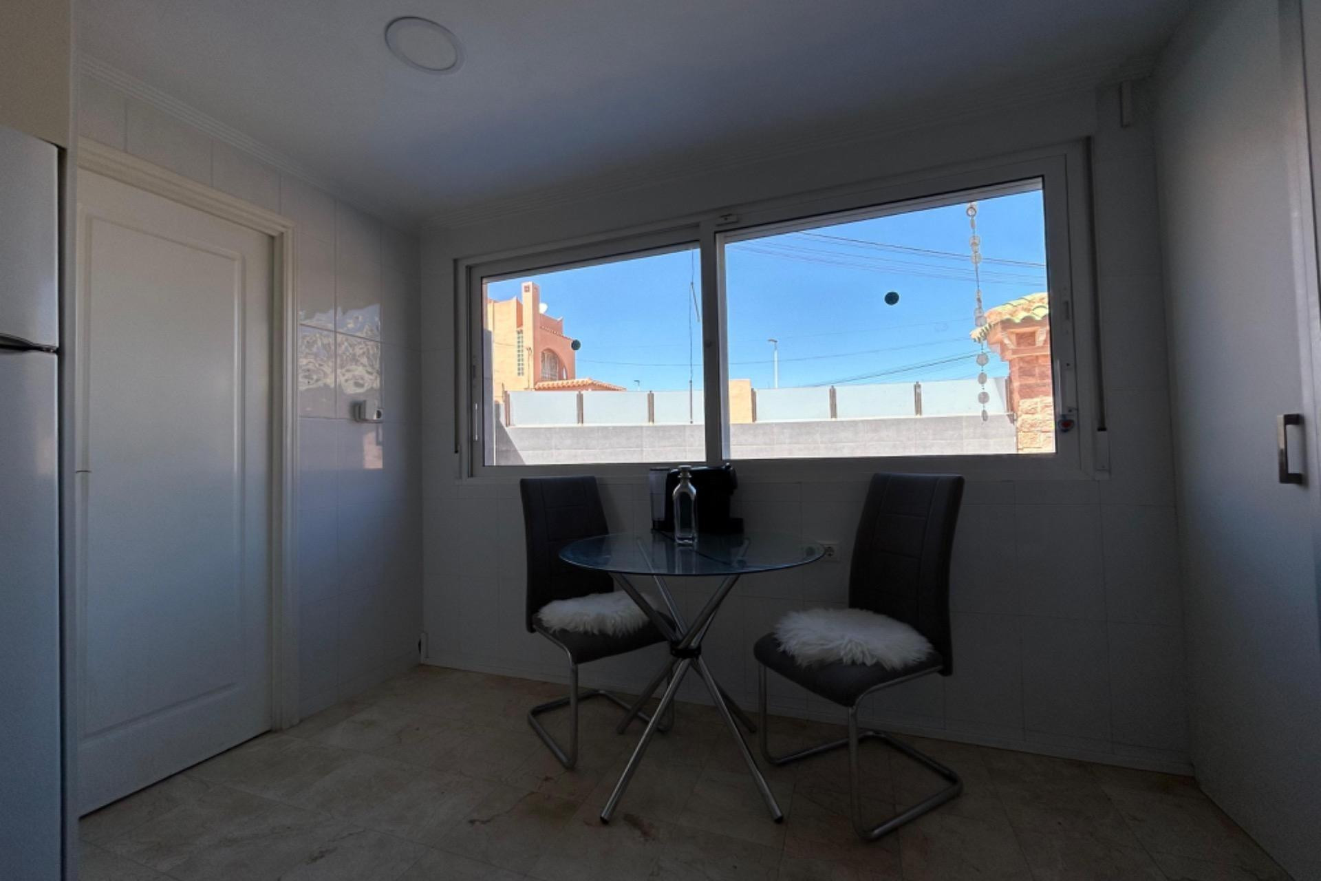 Resale - Villa - Torrevieja - Playa del cura