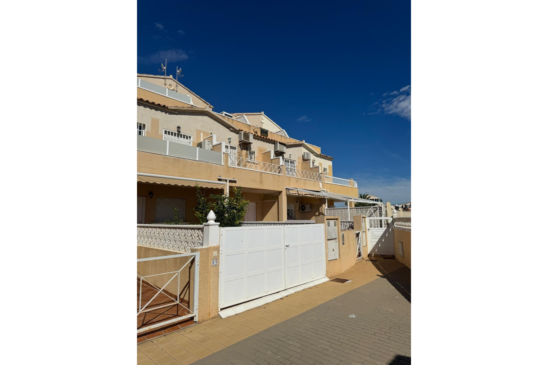 Resale - Villa - Torrevieja - San luis