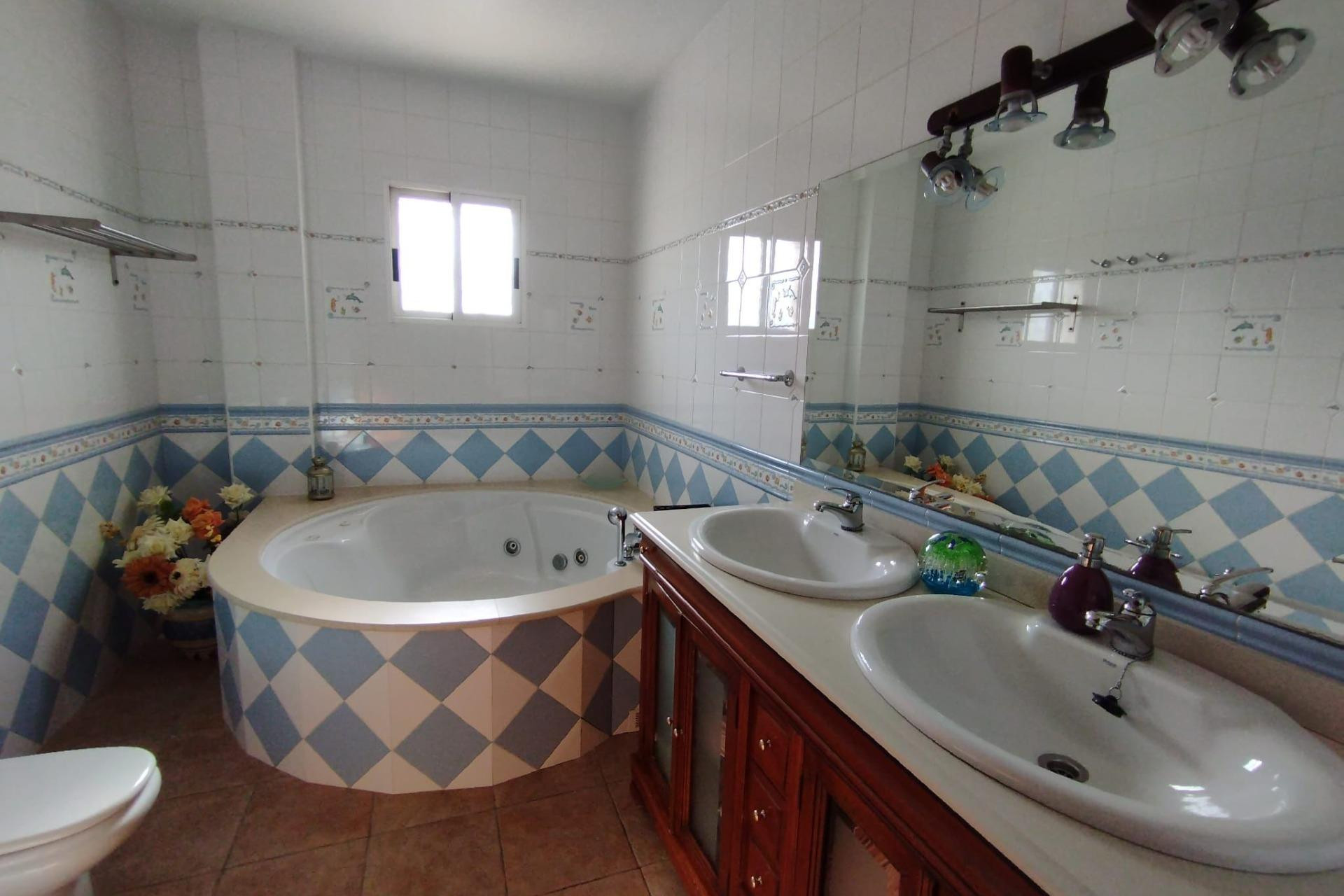 Resale - Villa - Torrevieja - Torreta florida