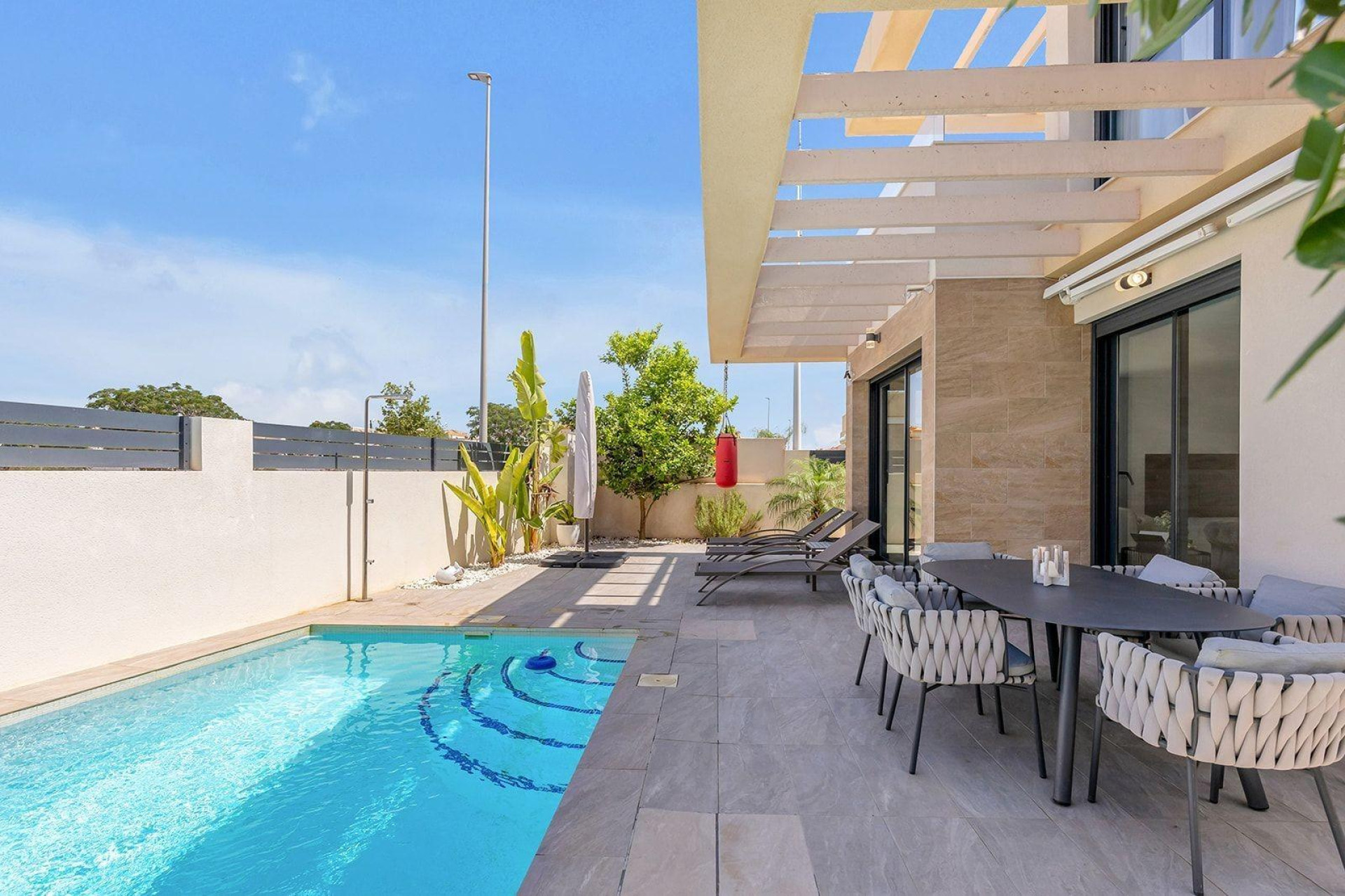 Resale - Villa - Torrevieja - Torretas