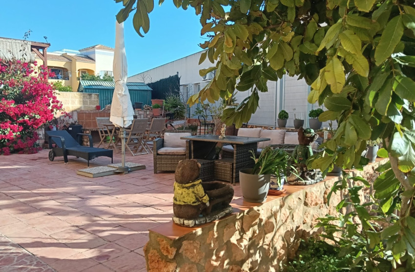 Reventa - Apartamento - Sin dormitorio - Los Montesinos - La Herrada