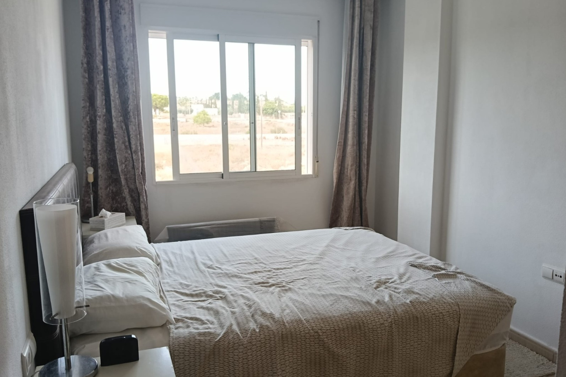 Reventa - Apartamento - Sin dormitorio - Los Montesinos - Urbanizacion montesol