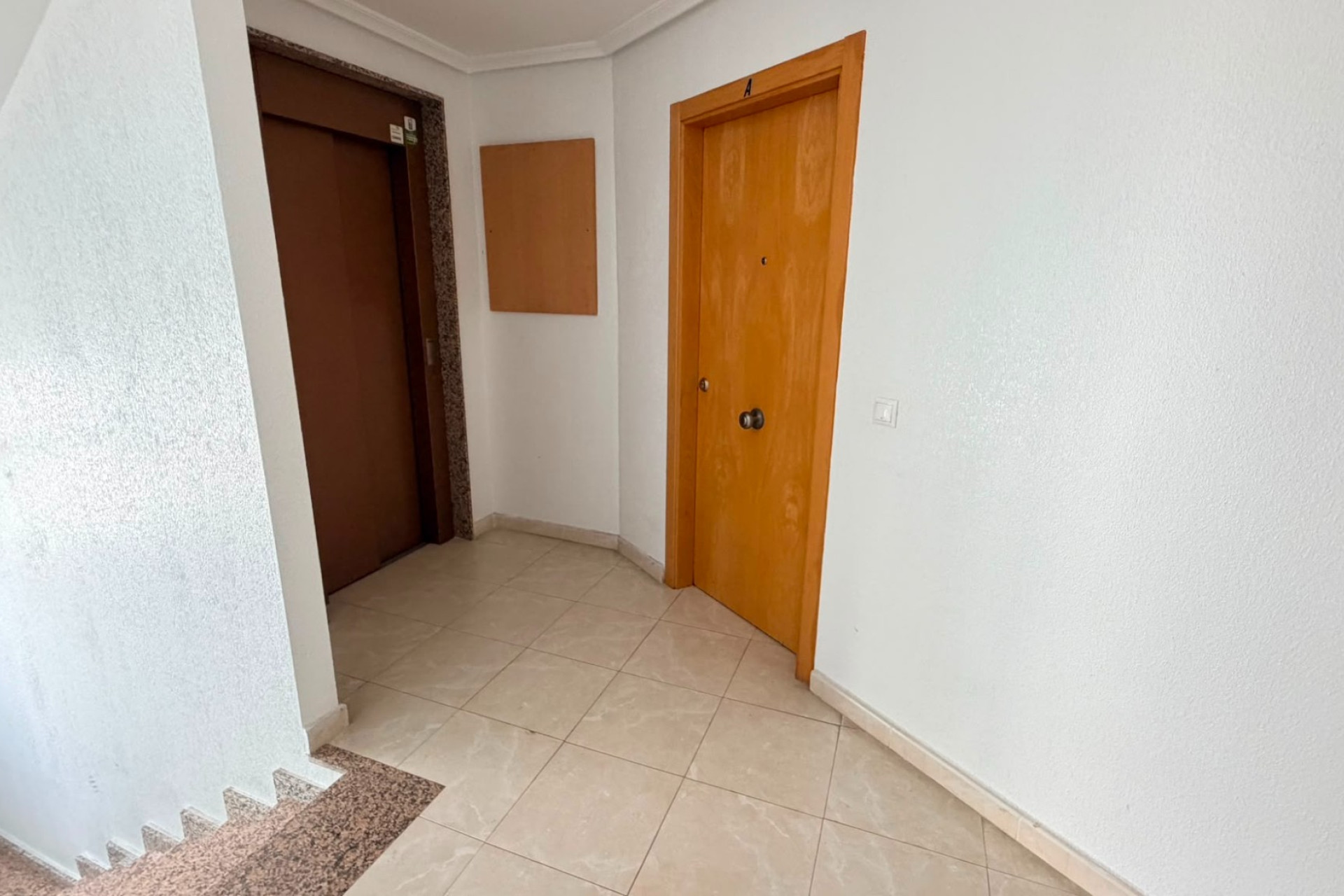 Reventa - Apartamento - Sin dormitorio - Los Montesinos