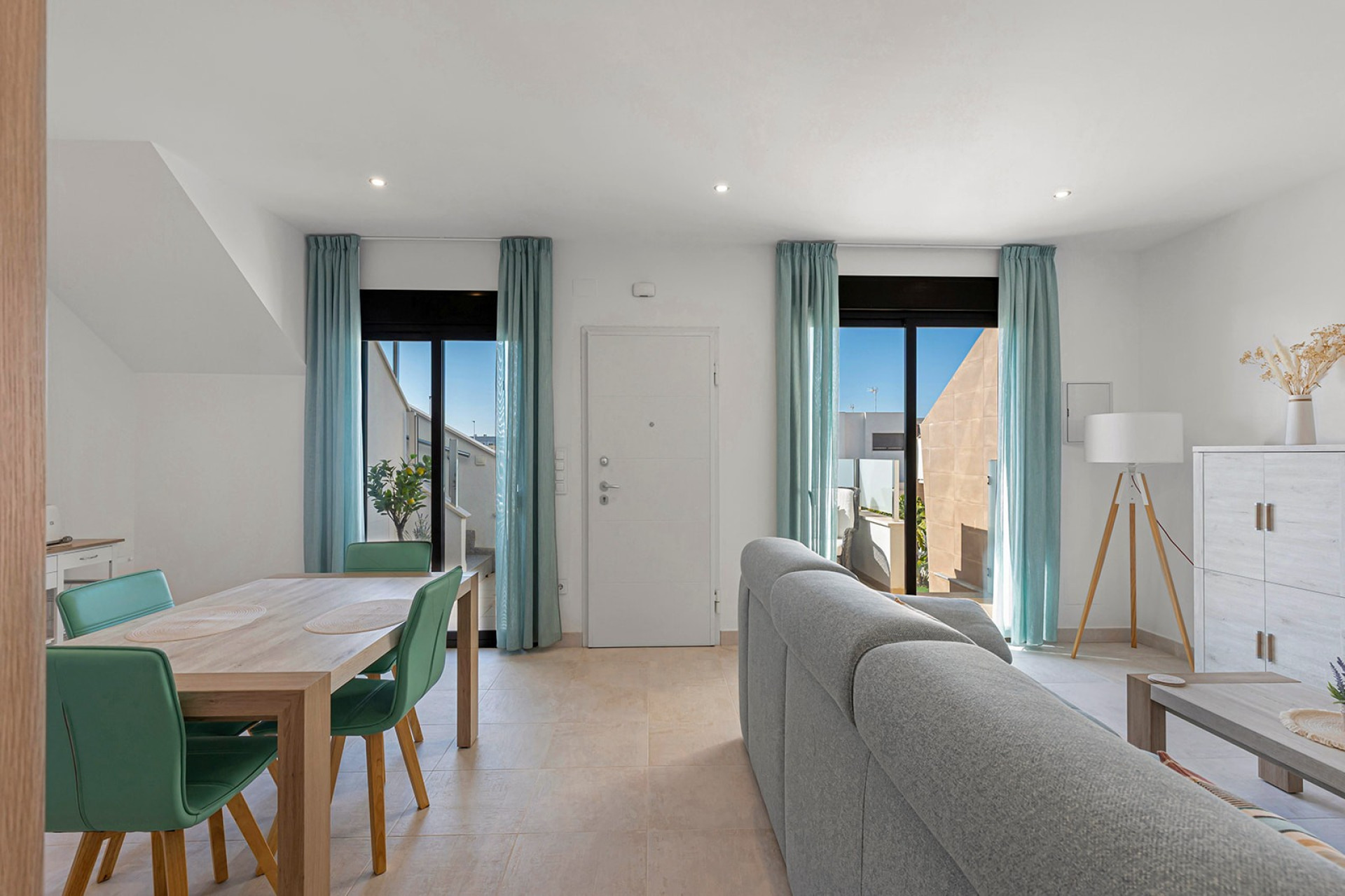 Reventa - Apartamento - Sin dormitorio - Pilar de la Horadada - Zona Pueblo