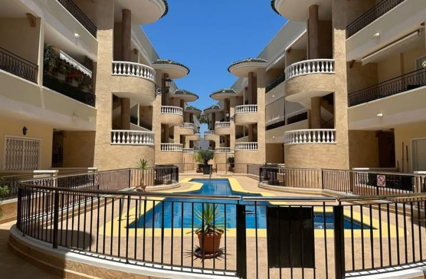 Reventa - Apartment - Jacarilla