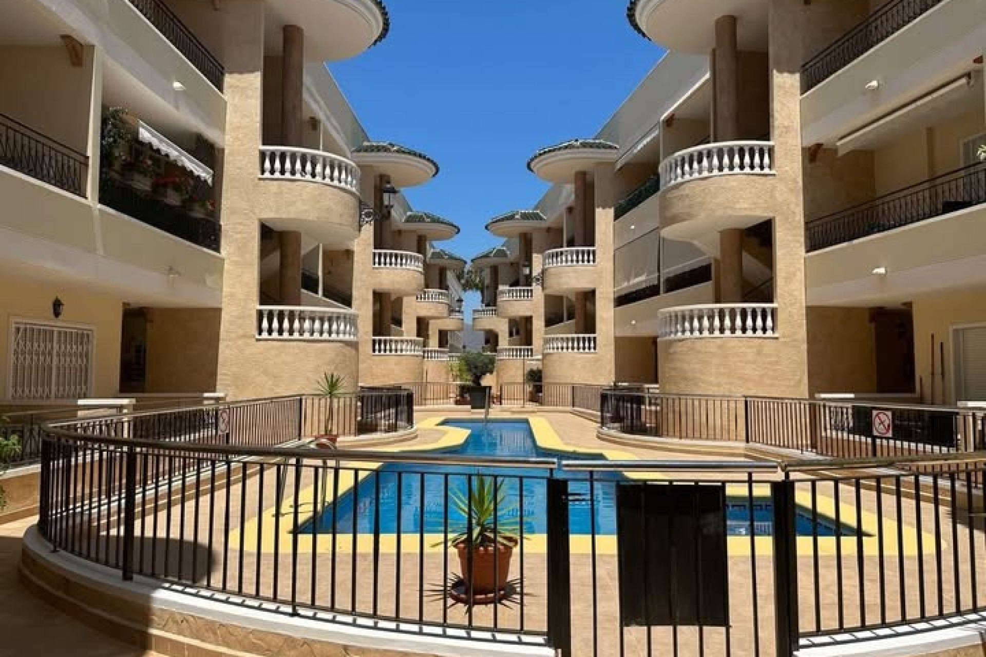 Reventa - Apartment - Jacarilla