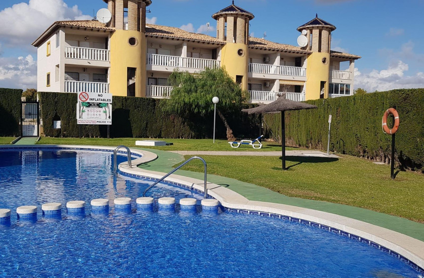 Reventa - Apartment - Orihuela Costa - La Zenia