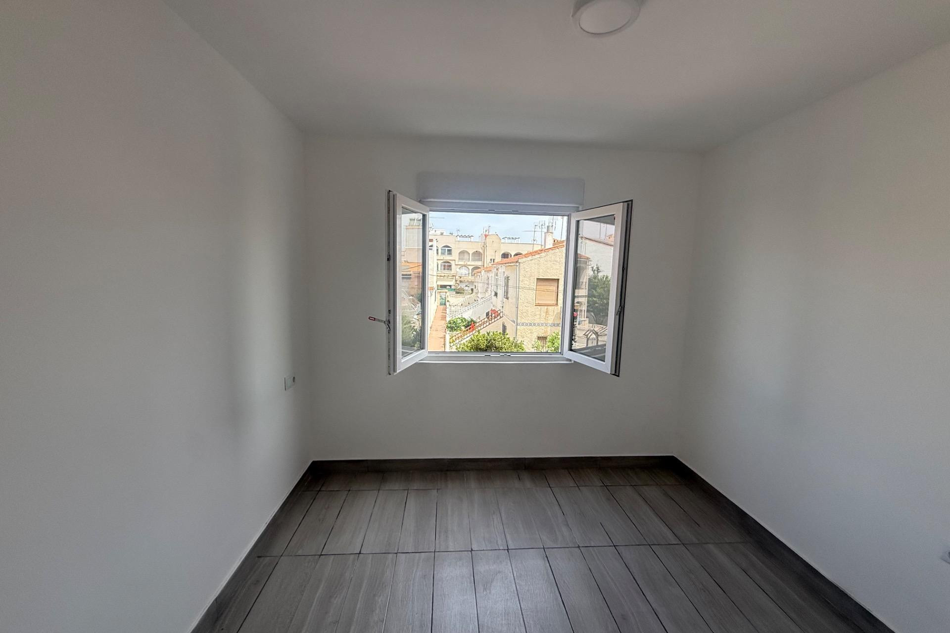 Reventa - Apartment - Torrevieja - Estacion de autobuses