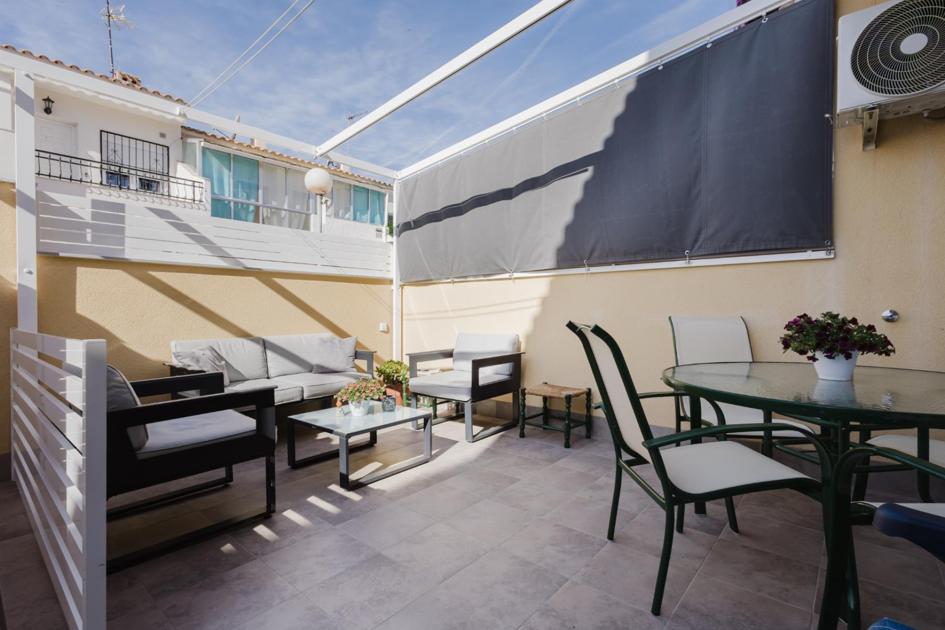 Reventa - Bungalow - Planta Baja - Torrevieja - Acequion