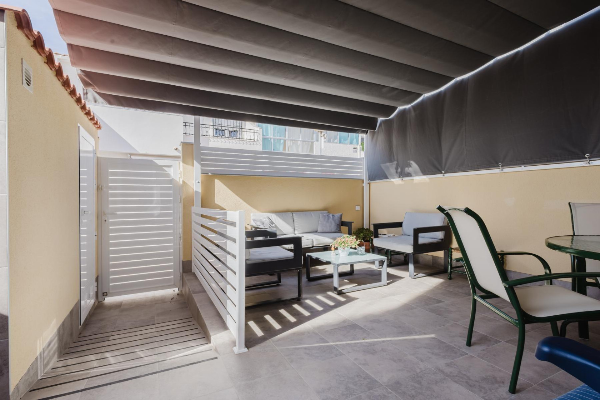 Reventa - Bungalow - Planta Baja - Torrevieja - Acequion