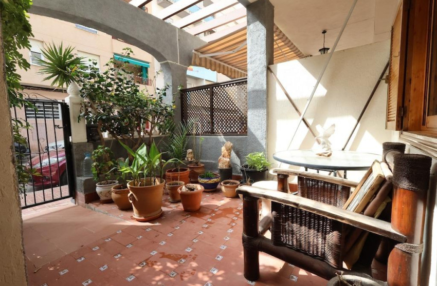 Reventa - Bungalow - Planta Baja - Torrevieja - Acequion