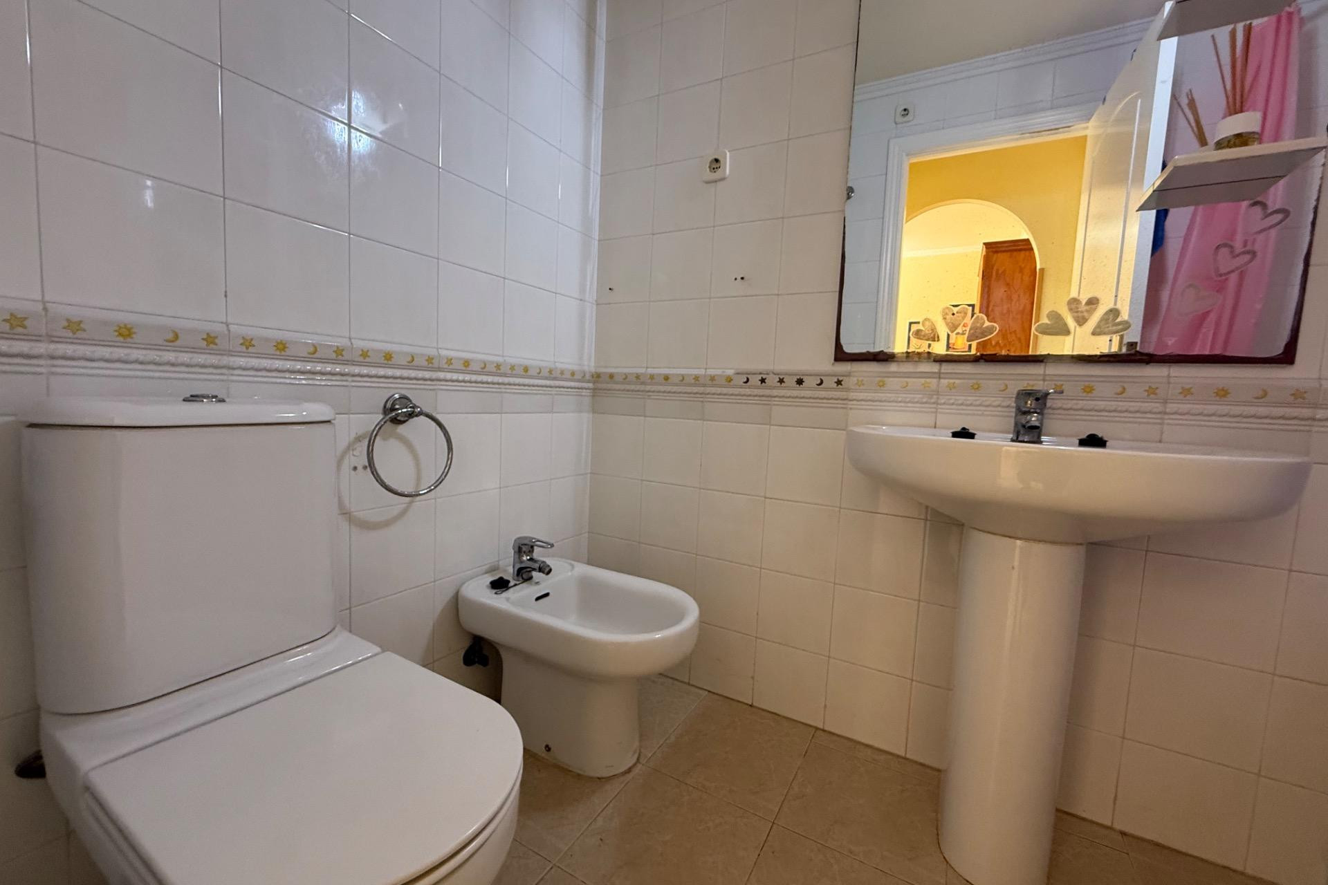 Reventa - Bungalow - Planta Baja - Torrevieja - Aguas Nuevas