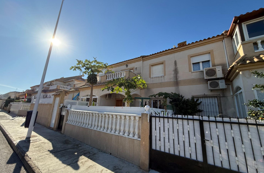 Reventa - Bungalow - Planta Baja - Torrevieja - Aguas Nuevas