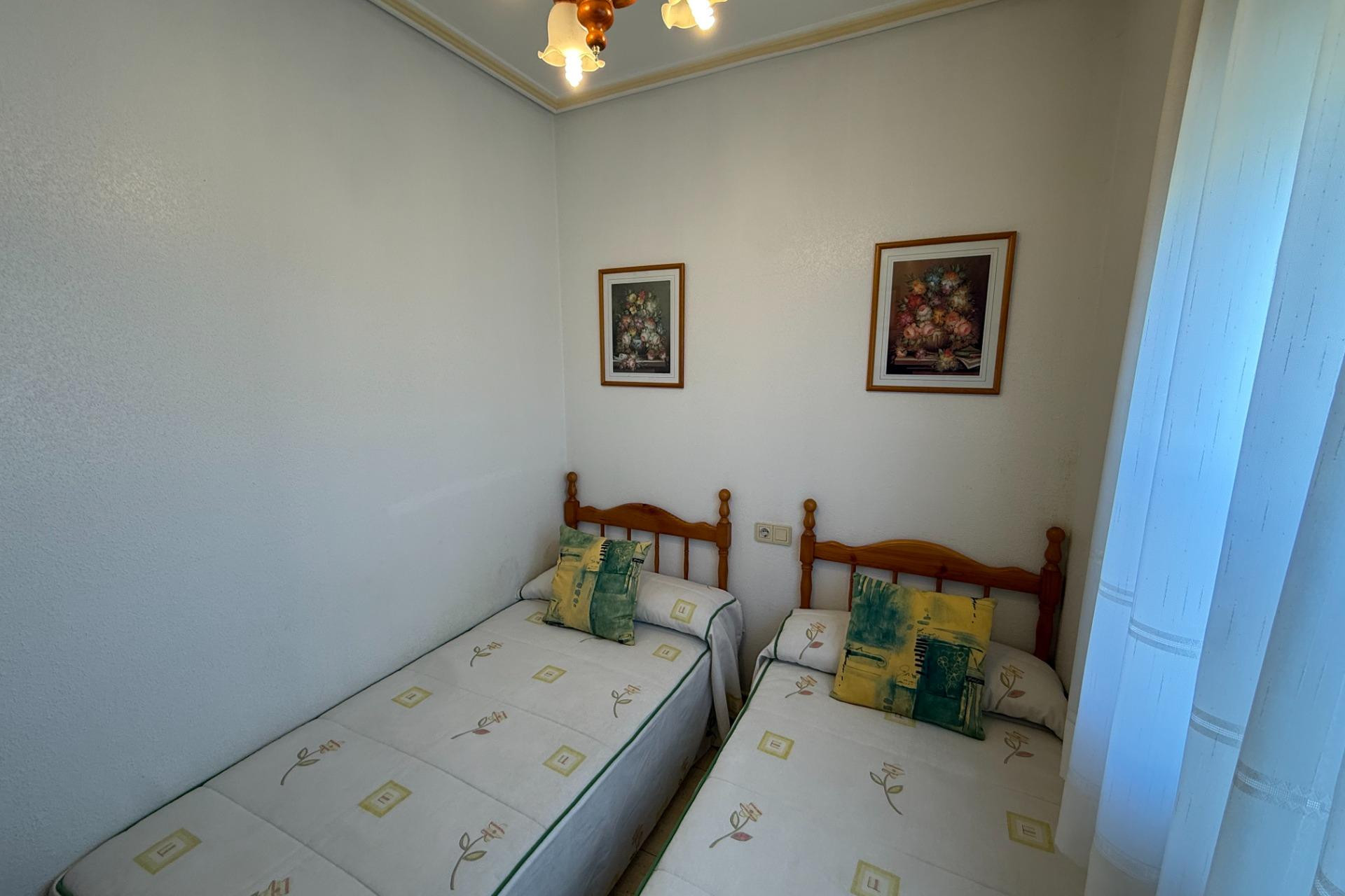 Reventa - Bungalow - Planta Baja - Torrevieja - Aguas Nuevas