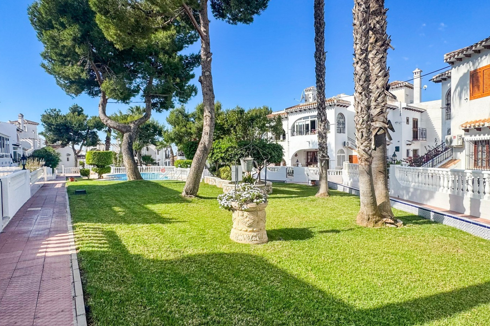 Reventa - Bungalow - Planta Baja - Torrevieja - Aguas Nuevas