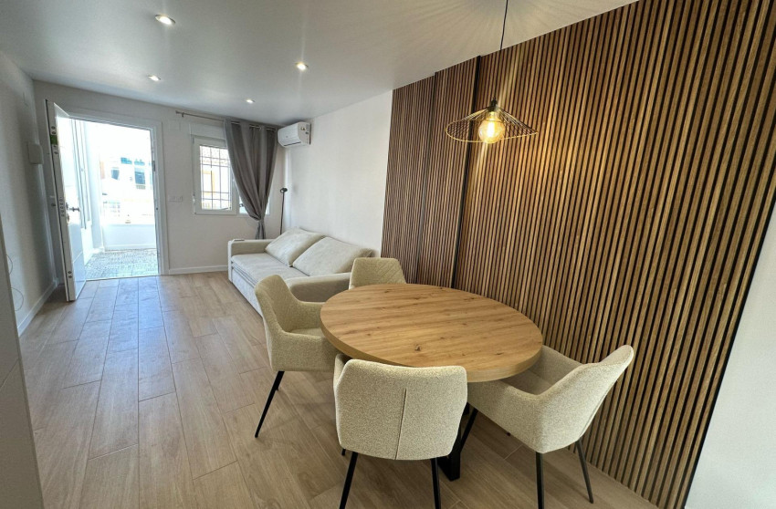 Reventa - Bungalow - Planta Baja - Torrevieja - Centro