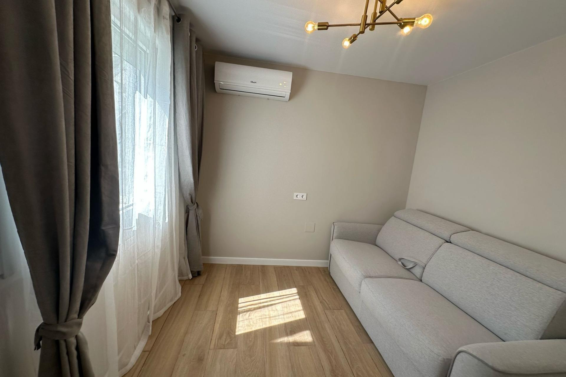 Reventa - Bungalow - Planta Baja - Torrevieja - Centro
