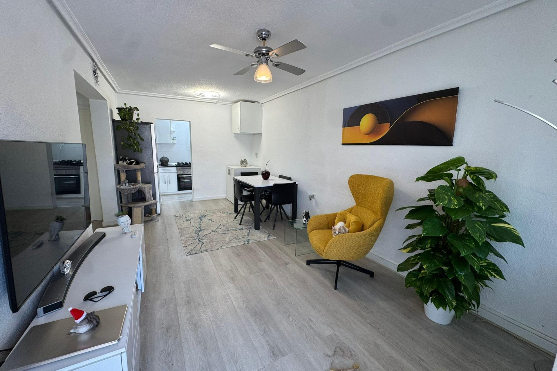 Reventa - Bungalow - Planta Baja - Torrevieja - La Siesta - El Salado - Torreta
