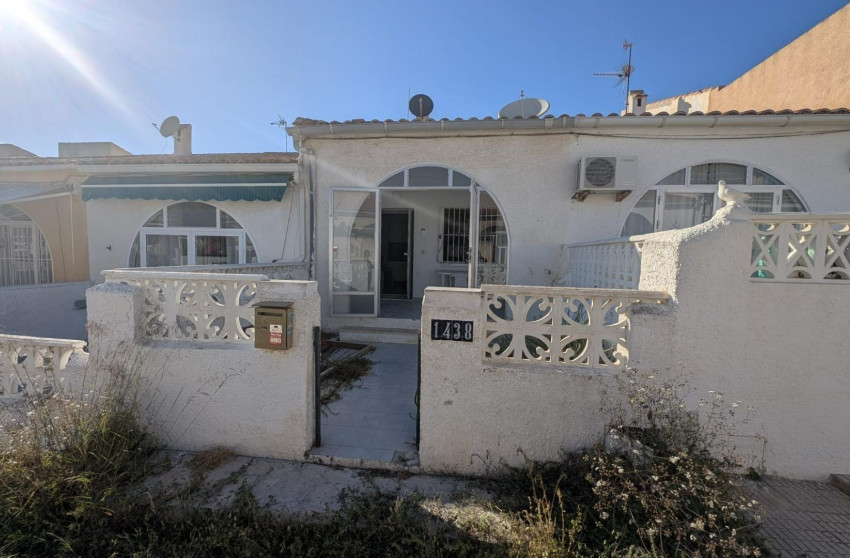 Reventa - Bungalow - Planta Baja - Torrevieja - La Siesta - El Salado - Torreta