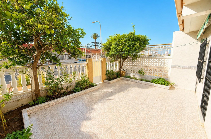 Reventa - Bungalow - Planta Baja - Torrevieja - La Siesta - El Salado - Torreta