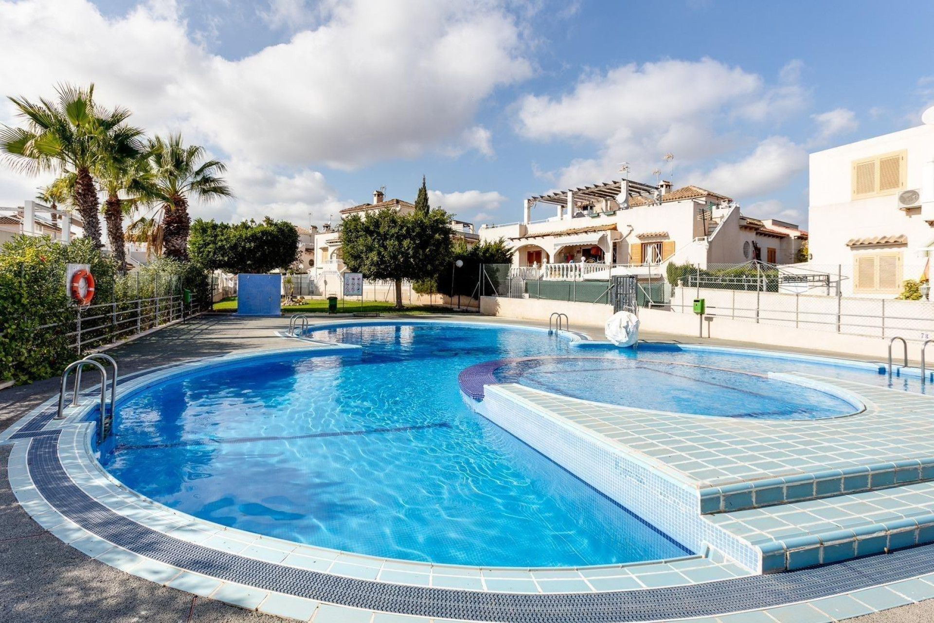 Reventa - Bungalow - Planta Baja - Torrevieja - Los Balcones - Los Altos del Edén