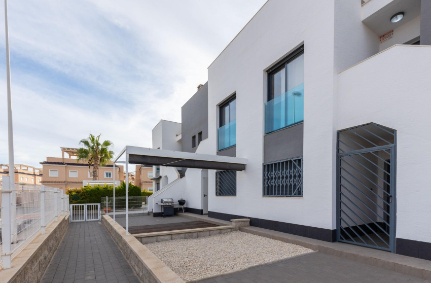 Reventa - Bungalow - Planta Baja - Torrevieja - Los Balcones - Los Altos del Edén