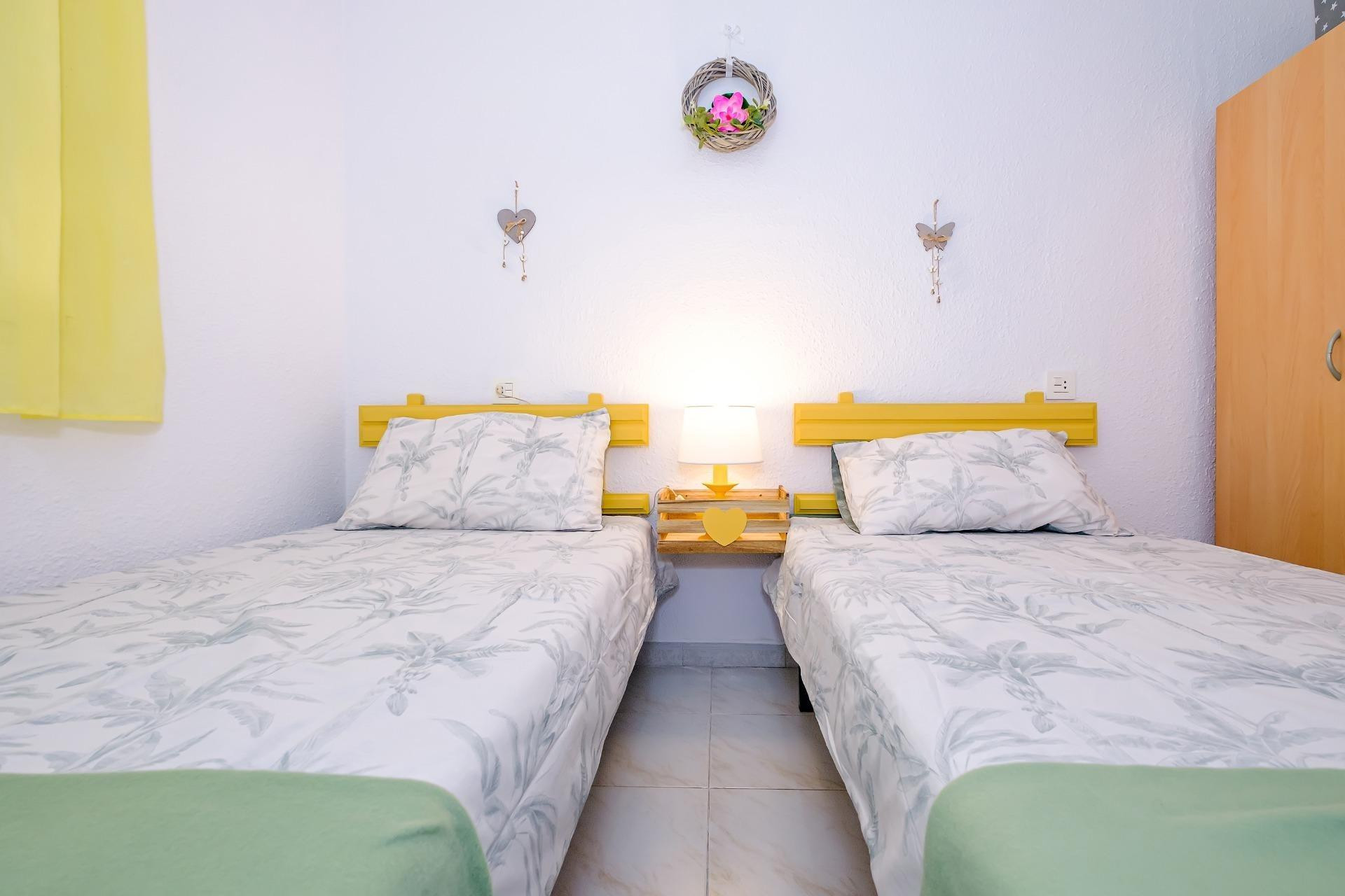 Reventa - Bungalow - Planta Baja - Torrevieja - Playa de los Naufragos