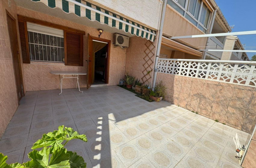 Reventa - Bungalow - Planta Baja - Torrevieja - Playa de los Naufragos