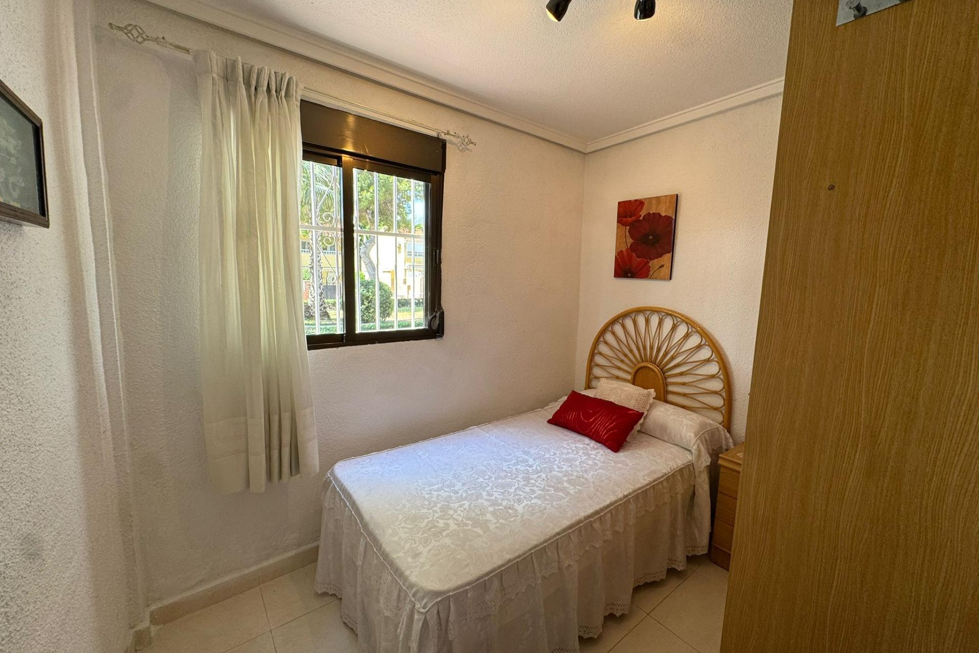 Reventa - Bungalow - Planta Baja - Torrevieja - Playa de los Naufragos