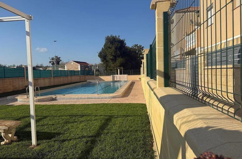 Reventa - Bungalow - Planta Baja - Torrevieja - Torreblanca