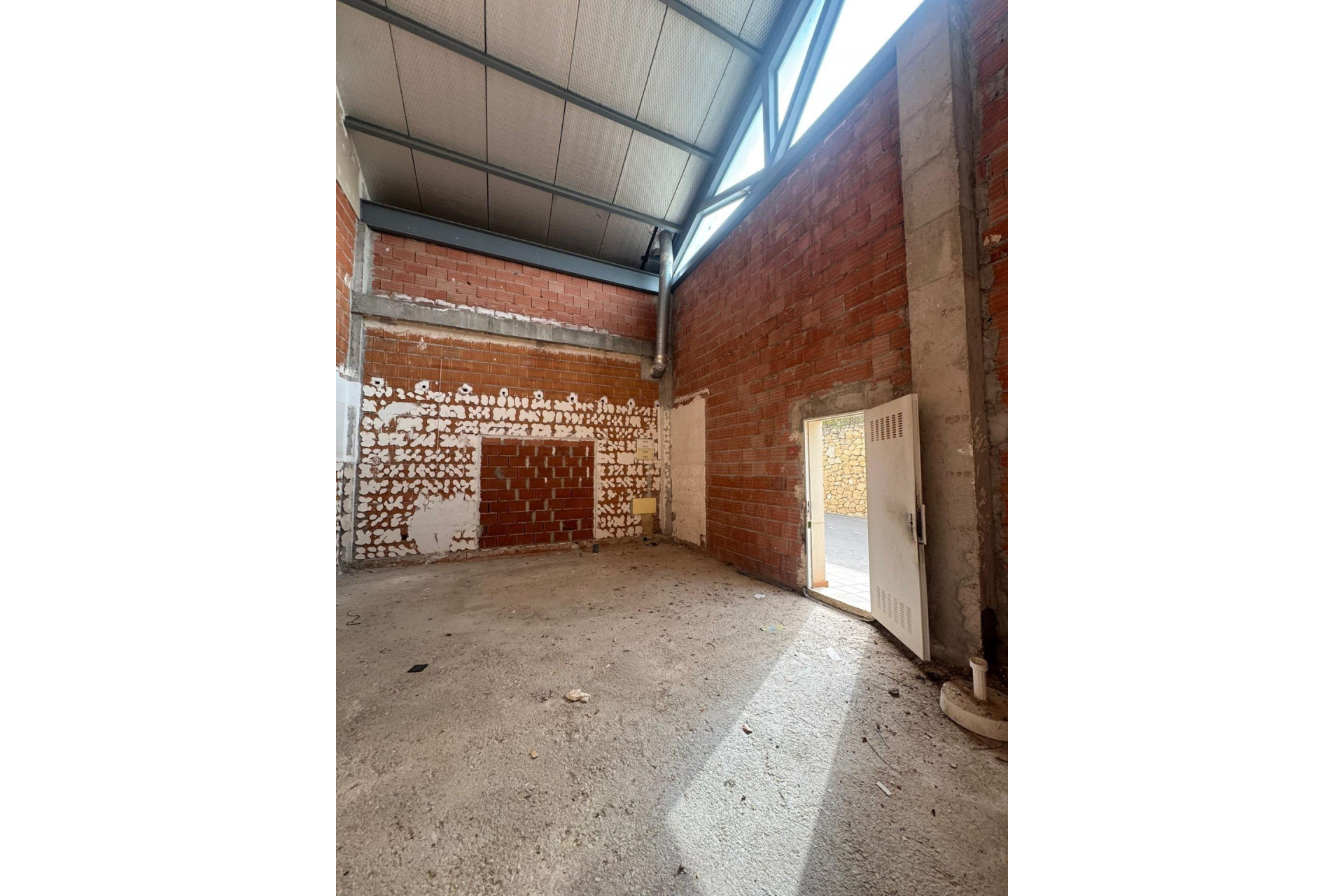 Reventa - Comercial - Algorfa - Comunidad valenciana