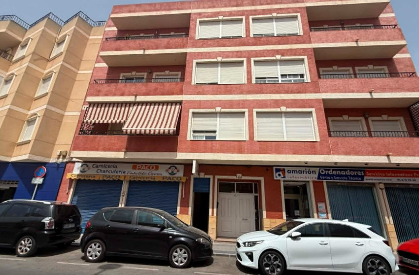 Reventa - Comercial - Almoradí