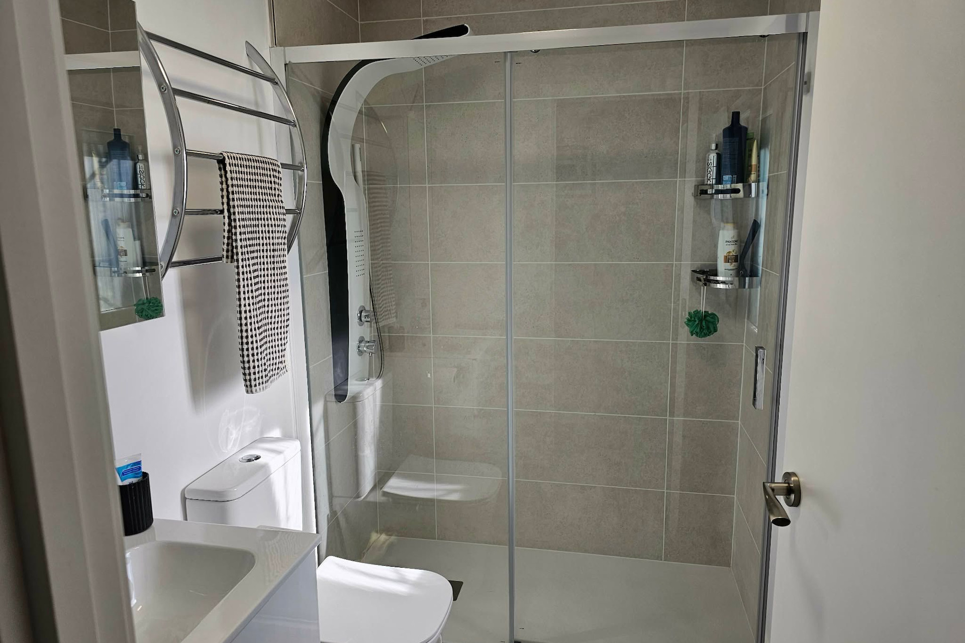 Reventa - Detached Villa - La Marina - La Marina - Urbanization