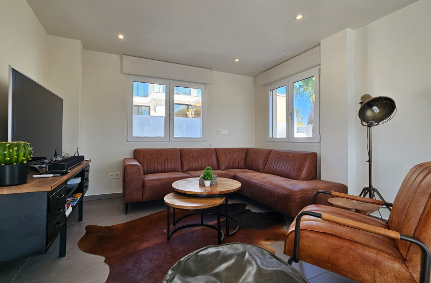 Reventa - Detached Villa - La Marina - La Marina - Urbanization