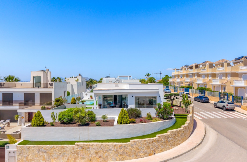 Reventa - Detached Villa - La Marina - La Marina - Urbanization