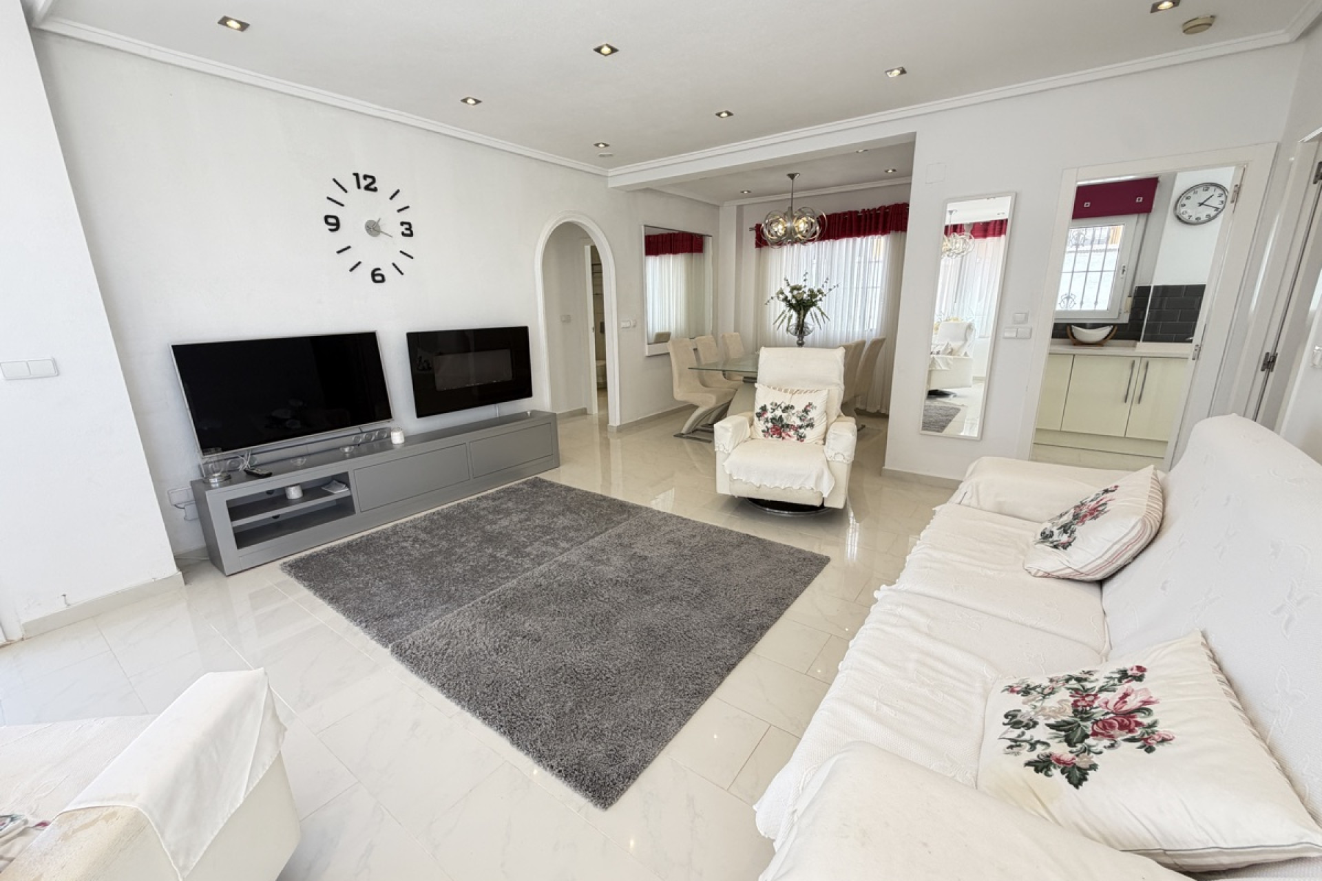 Reventa - Detached Villa - San Miguel de Salinas - Lake View Mansions