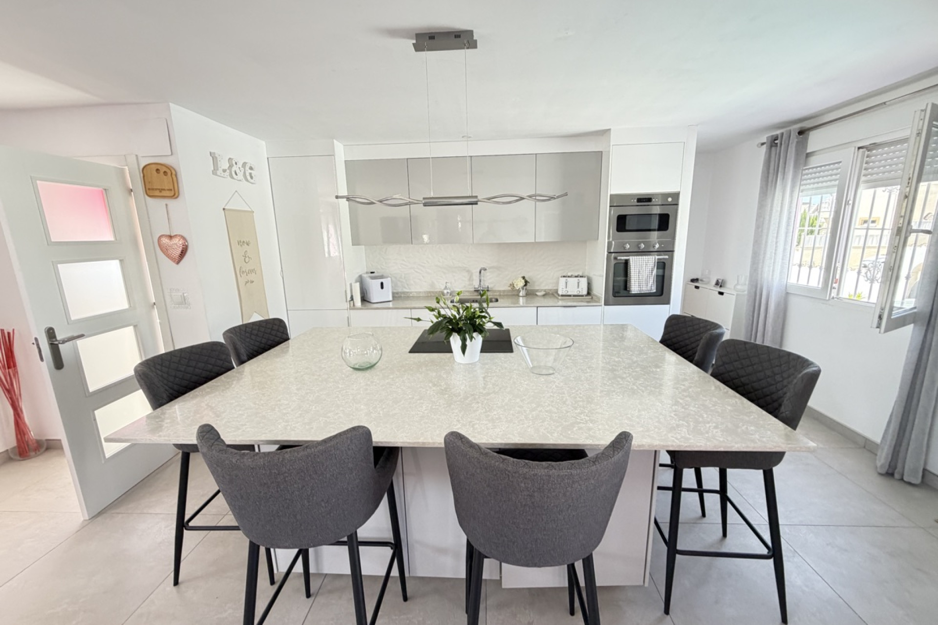 Reventa - Detached Villa - San Miguel de Salinas - Lake View Mansions