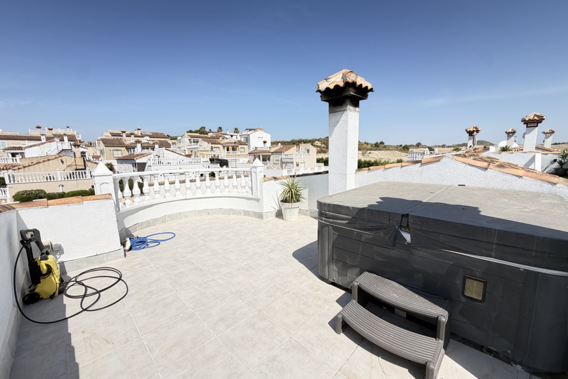 Reventa - Detached Villa - San Miguel de Salinas - Lake View Mansions
