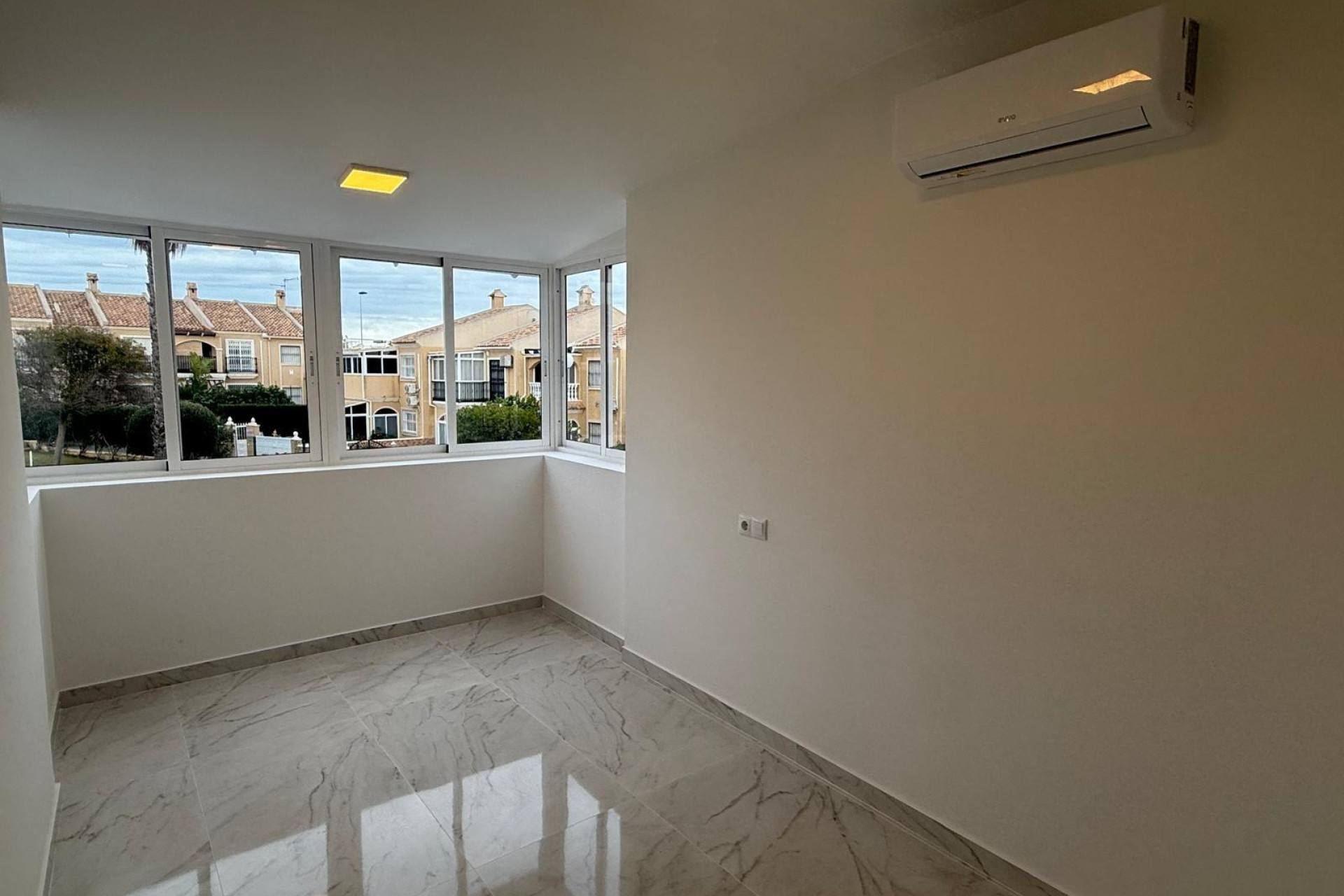 Reventa - Duplex - Torrevieja - Aguas Nuevas