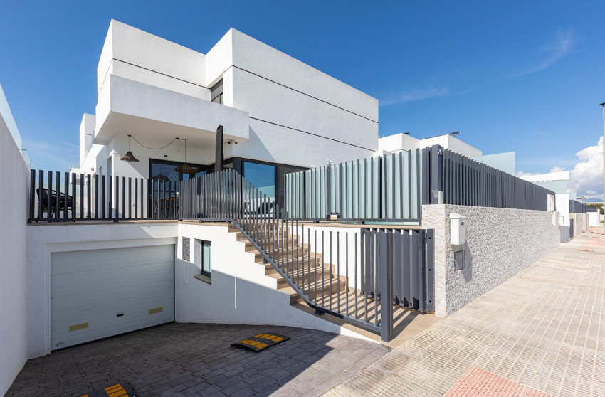 Reventa - House - Dolores