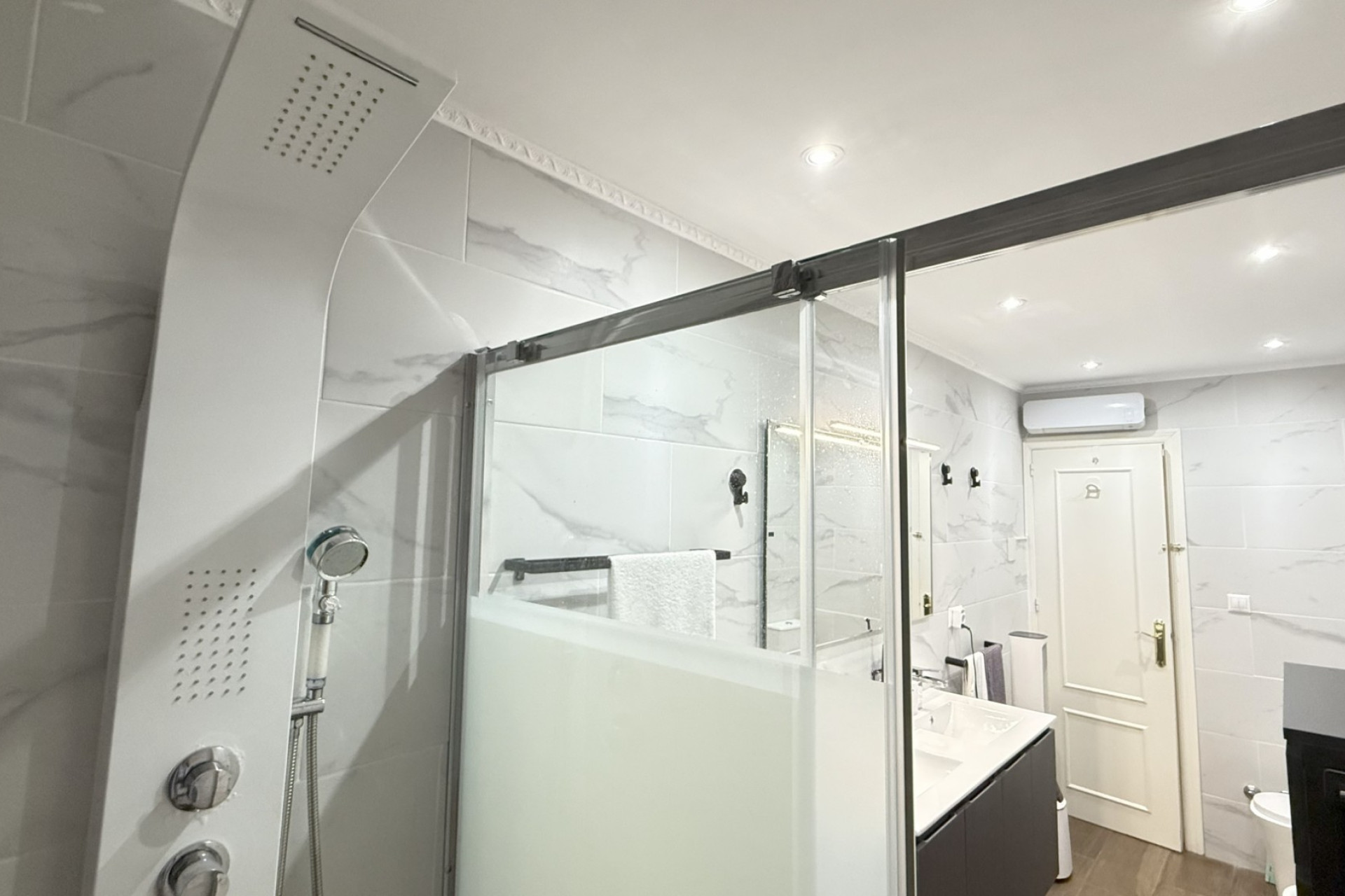 Reventa - House - Orihuela Costa - La Zenia