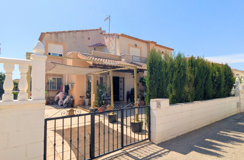 Reventa - Quad House - Lo Crispin