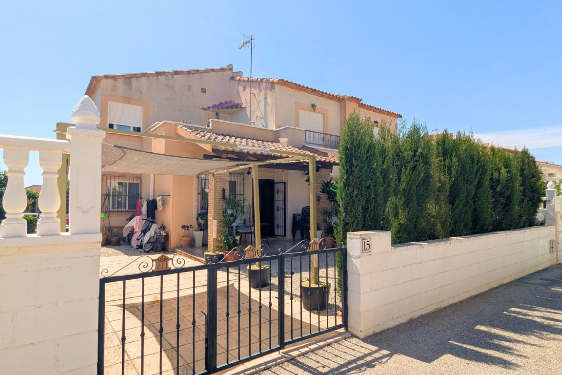Reventa - Quad House - Lo Crispin