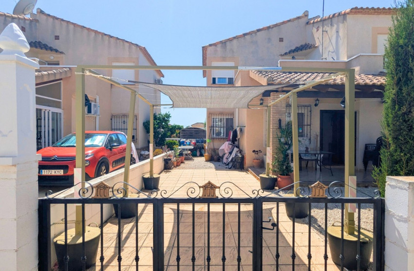 Reventa - Quad House - Lo Crispin