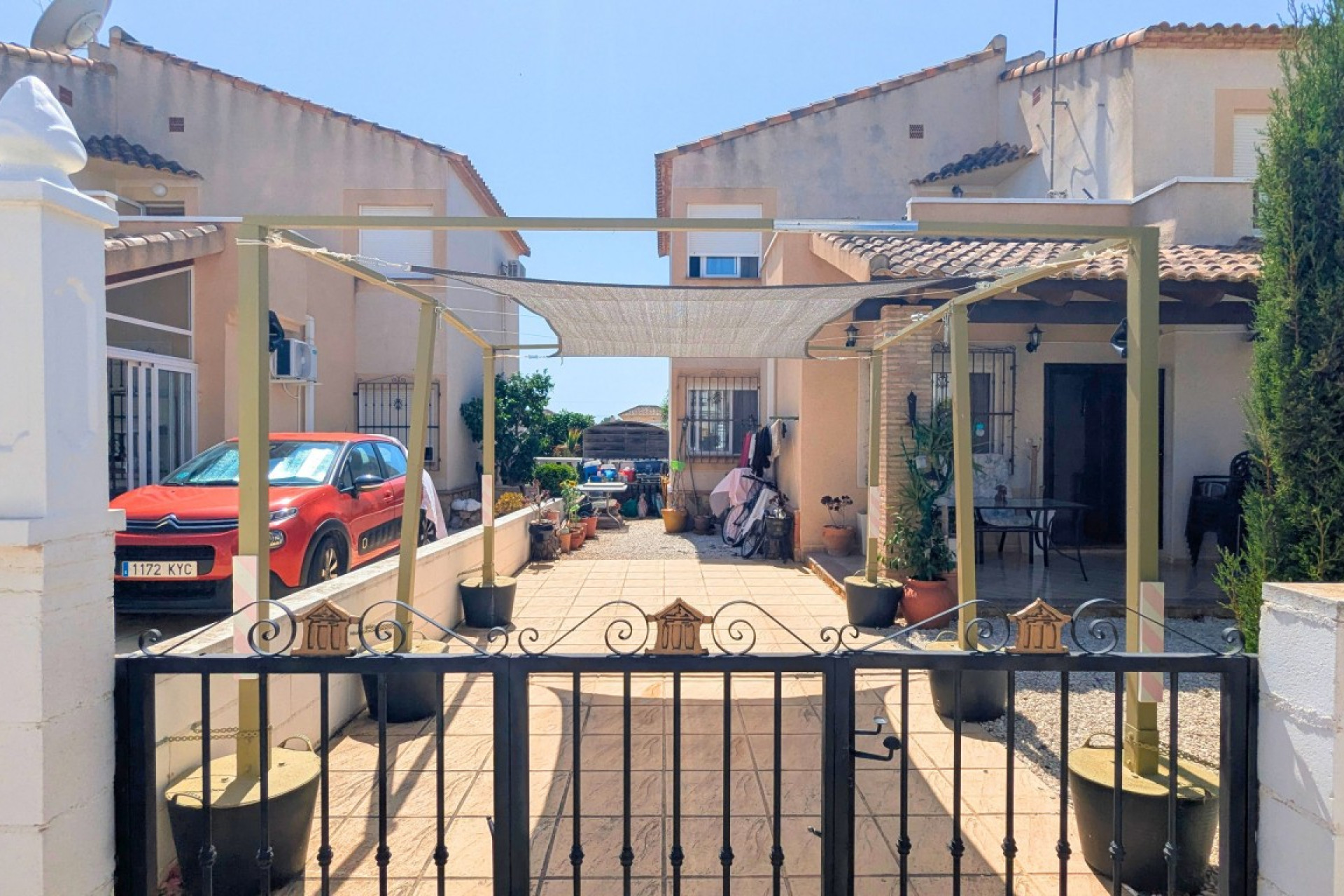 Reventa - Quad House - Lo Crispin