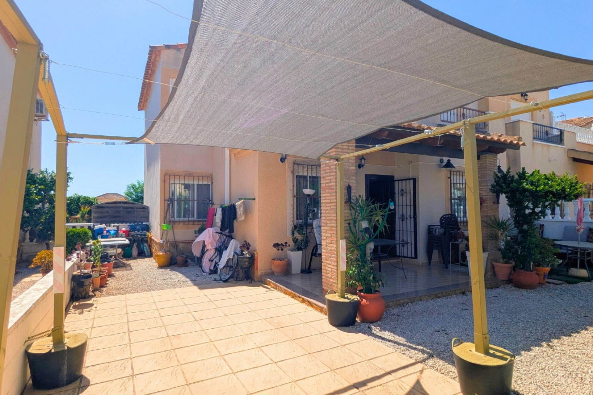 Reventa - Quad House - Lo Crispin